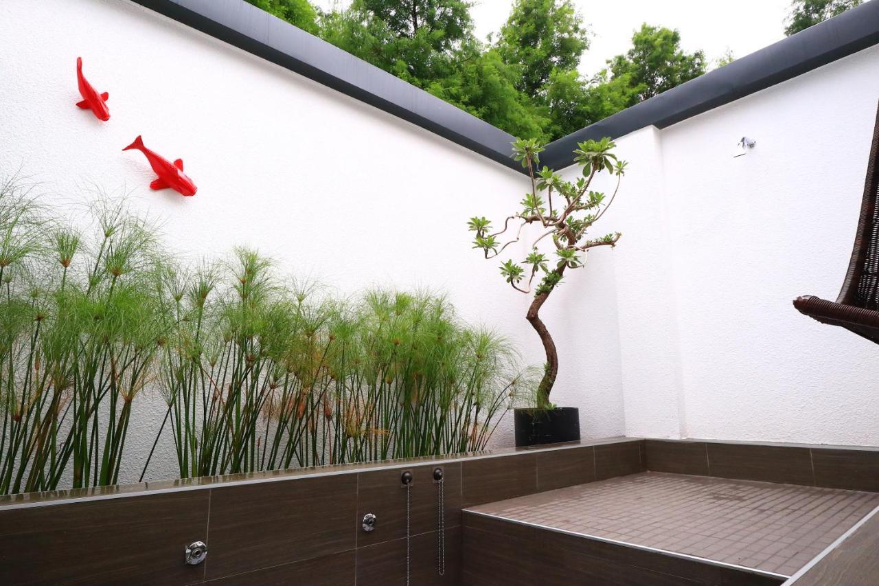Shu Xin Motel Nantou Exteriör bild